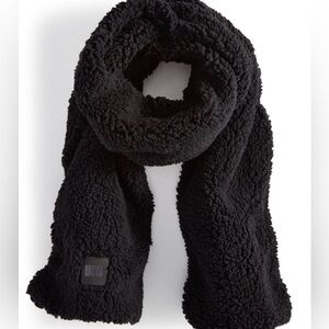 NWT Ugg Sherpa Oversized Scarf